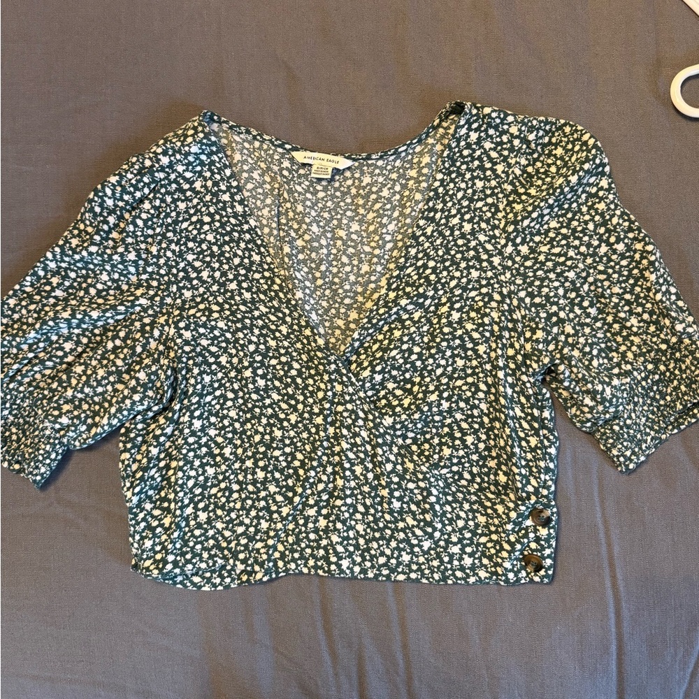 American Eagle Floral V-Neck Women's Top Size S